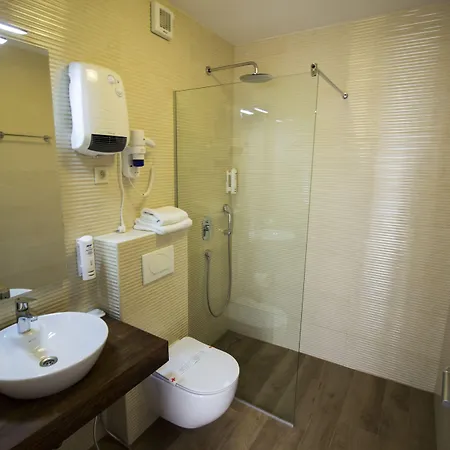 Divani 3*