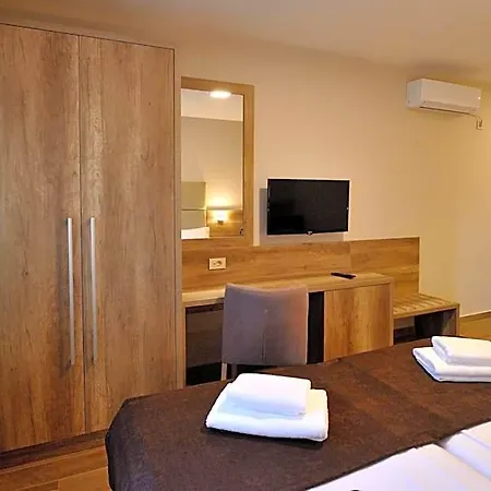 Divani Bed & Breakfast