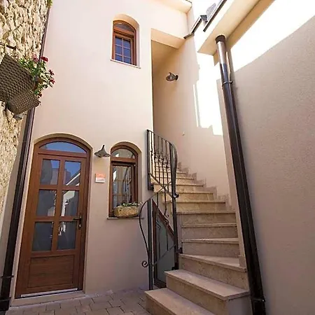 Divani Bed & Breakfast 3*