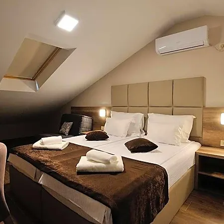 Bed & Breakfast Divani 3*