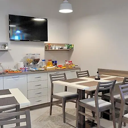 Bed & Breakfast Divani 3*