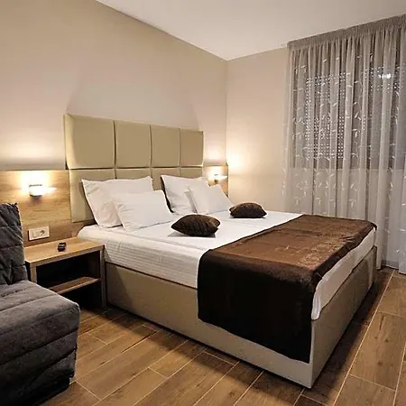 Divani Bed & Breakfast