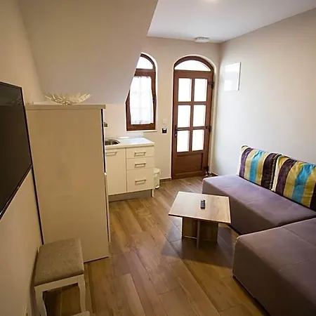 Bed & Breakfast Divani 3*