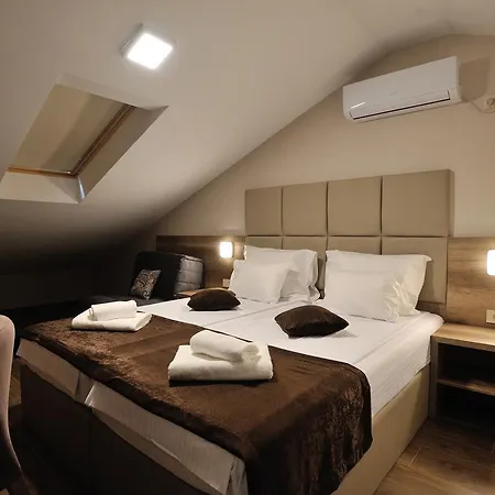 Divani Bed and breakfast 3*