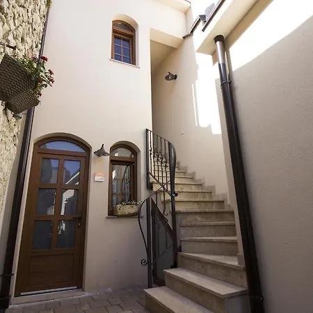 Divani Bed and breakfast